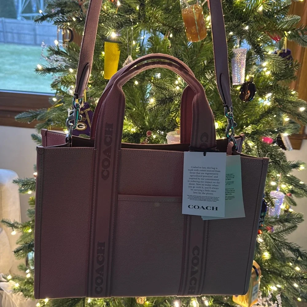 Coach - Picture 2 of 7